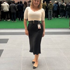 Abercrombie black satin midi skirt size large petite